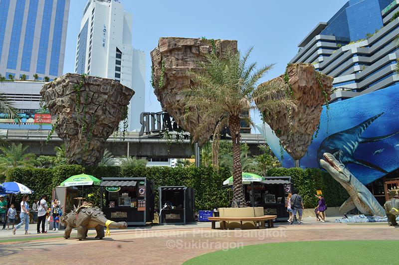 Dinosaur Planet Bangkok ©Sukidragon