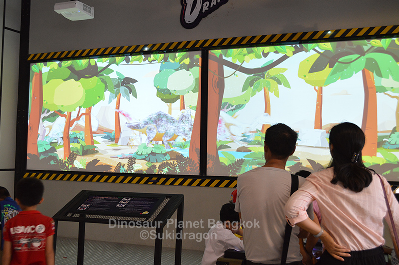Dinosaur Planet Bangkok ©Sukidragon